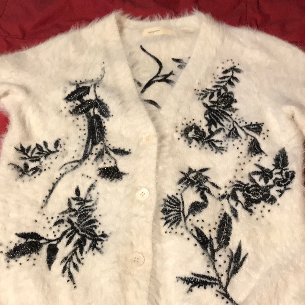 Women’s sweater